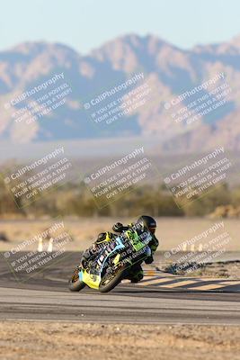 media/Dec-07-2025-CVMA (Sun) [[3e7d2de5dc]]/Race 18-Formula Twins-Formula 40 UL/